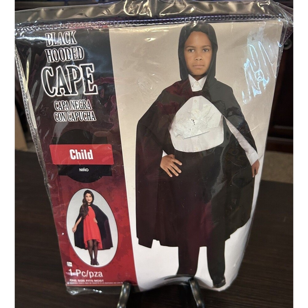 Black Cape Vampire Dracula Goth Halloween  Child Size One Size CAPE HOOD Costume